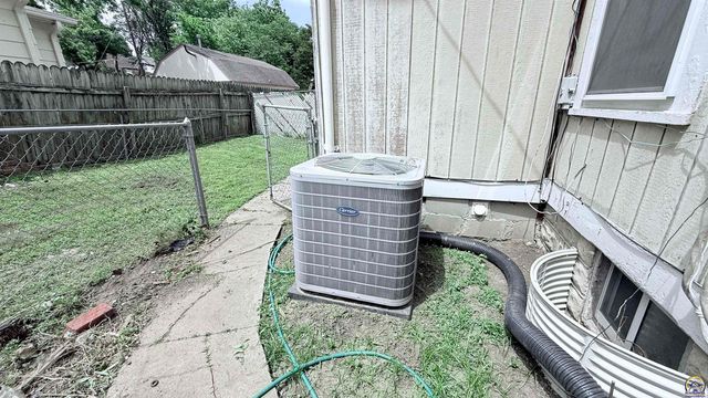 1641 SW Fillmore ST, Topeka, KS 66604