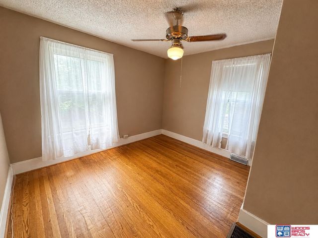 1801 Pepper Avenue, Lincoln, NE 68502