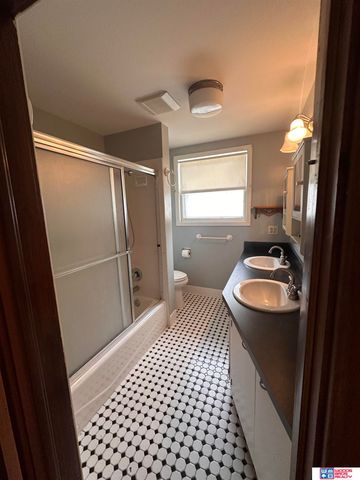 1801 Pepper Avenue, Lincoln, NE 68502