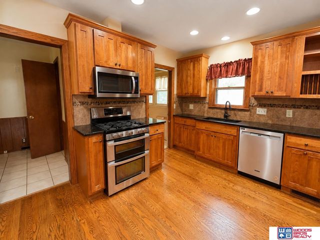 1801 Pepper Avenue, Lincoln, NE 68502