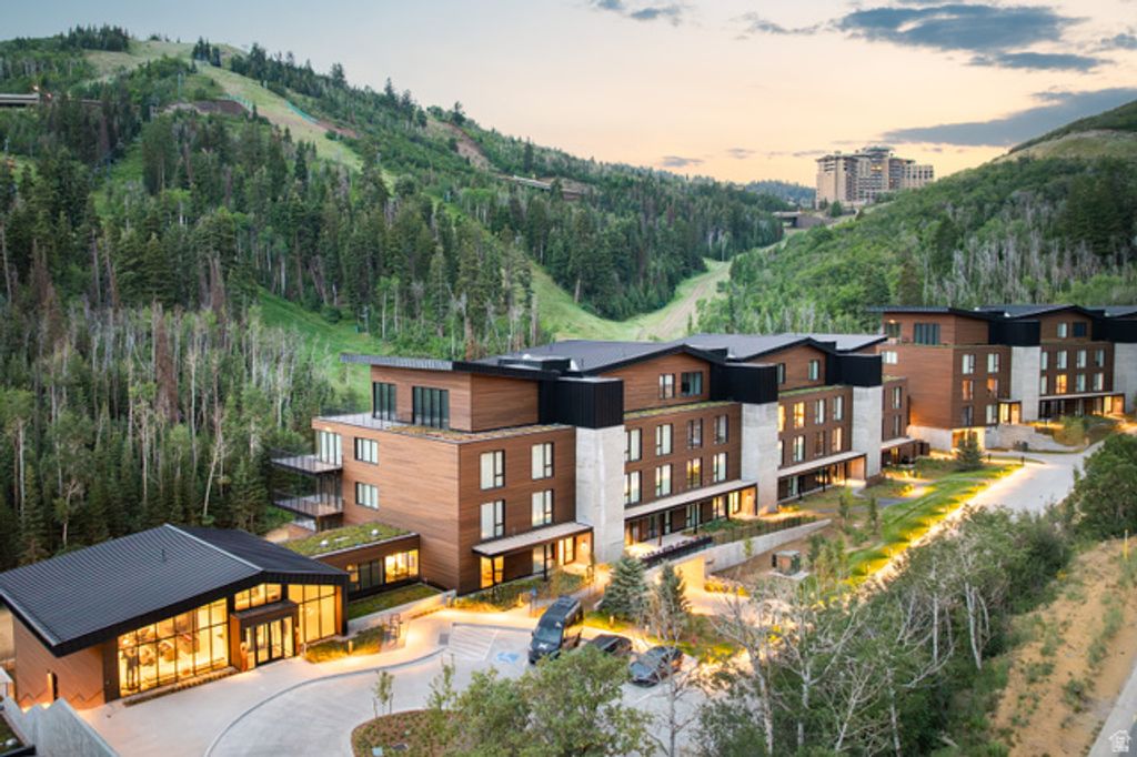 Image 1 of property listing at 3267 W DEER HOLLOW RD #2503, Park City, UT 84060