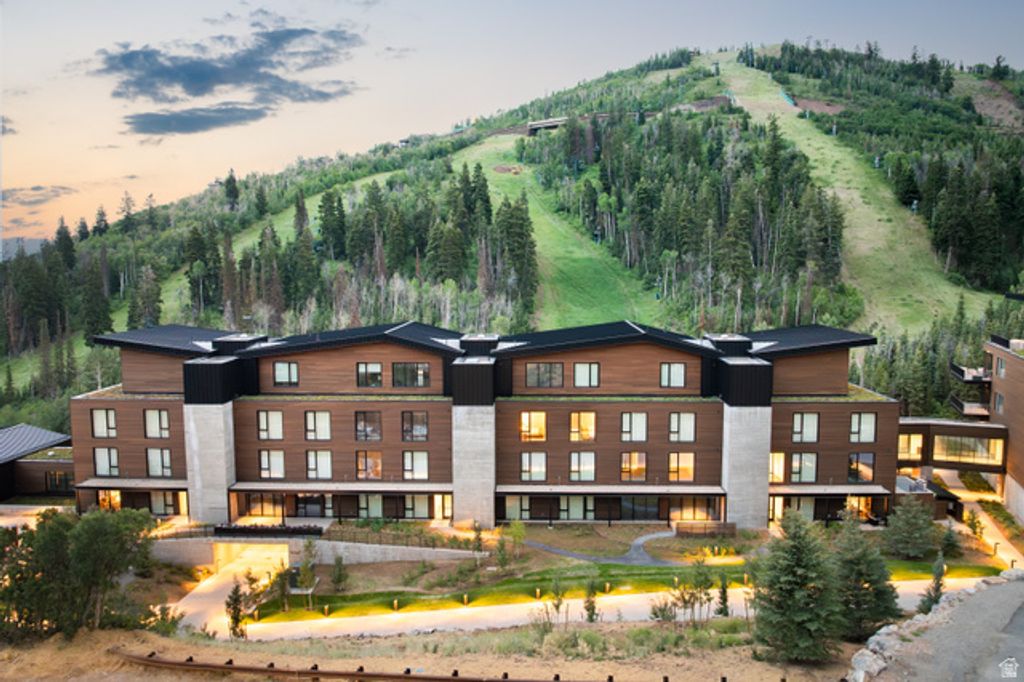 Image 2 of property listing at 3267 W DEER HOLLOW RD #2503, Park City, UT 84060