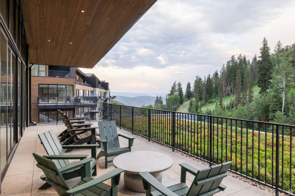 Image 35 of property listing at 3267 W DEER HOLLOW RD #2503, Park City, UT 84060