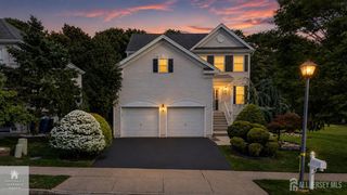 2 Palisades Rd, Old Bridge, NJ 08857