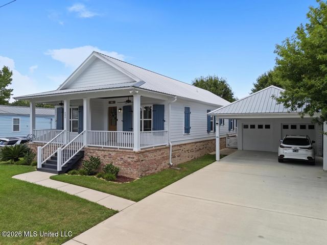 205 S Island View Avenue, Long Beach, MS 39560