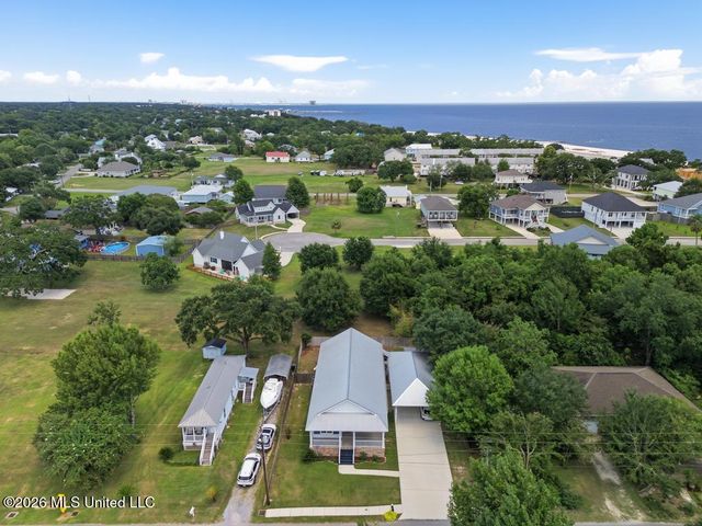 205 S Island View Avenue, Long Beach, MS 39560