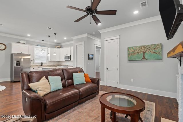 205 S Island View Avenue, Long Beach, MS 39560