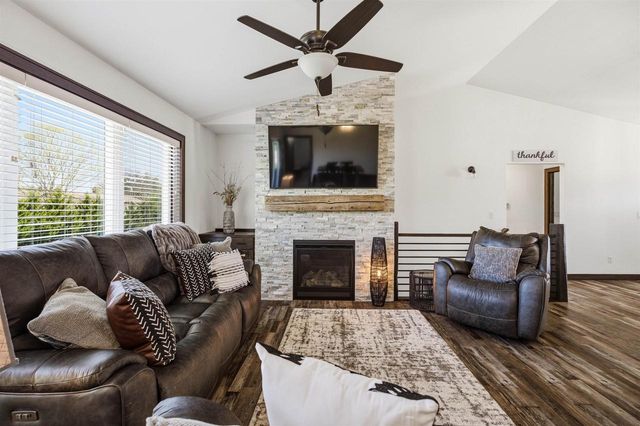 2660 W FALLEN OAK DRIVE, Appleton, WI 54913