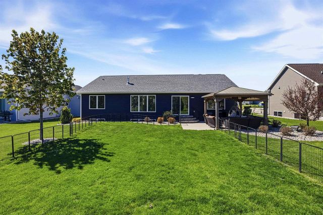 2660 W FALLEN OAK DRIVE, Appleton, WI 54913