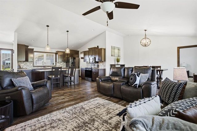 2660 W FALLEN OAK DRIVE, Appleton, WI 54913