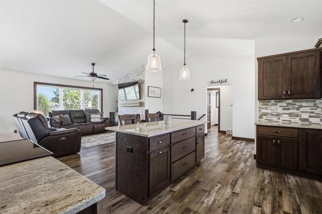 2660 W FALLEN OAK DRIVE, Appleton, WI 54913
