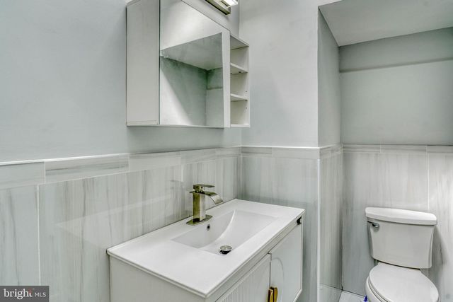 588 E GODFREY AVE, Philadelphia, PA 19120