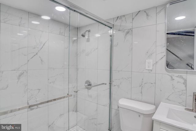 588 E GODFREY AVE, Philadelphia, PA 19120