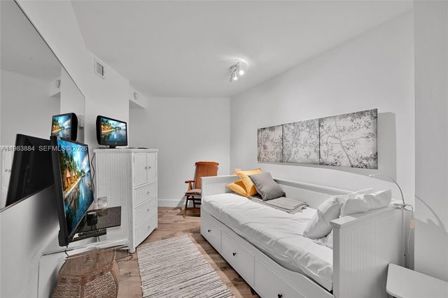 1111 Crandon Blvd C504, Key Biscayne, FL 33149