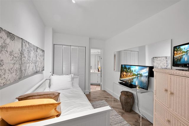 1111 Crandon Blvd C504, Key Biscayne, FL 33149