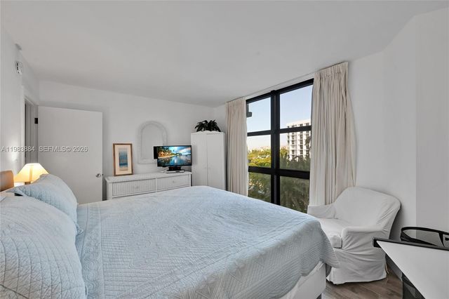 1111 Crandon Blvd C504, Key Biscayne, FL 33149