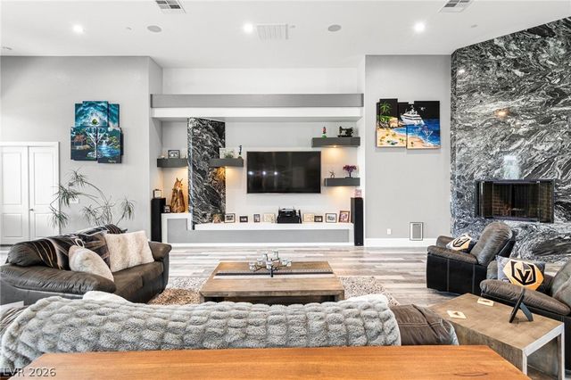 6731 Via Provenza Avenue, Las Vegas, NV 89131