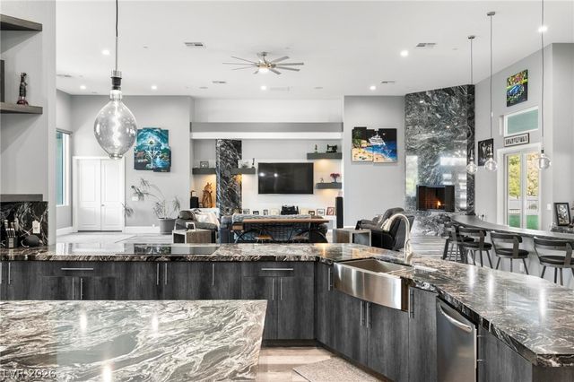 6731 Via Provenza Avenue, Las Vegas, NV 89131