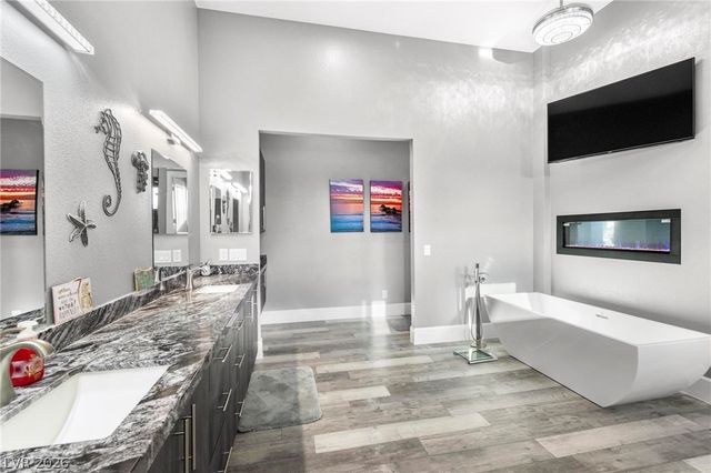 6731 Via Provenza Avenue, Las Vegas, NV 89131