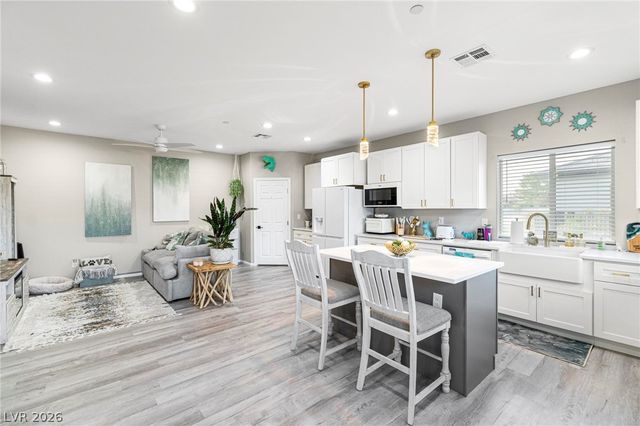 6731 Via Provenza Avenue, Las Vegas, NV 89131