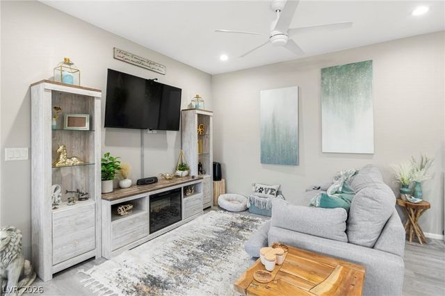 6731 Via Provenza Avenue, Las Vegas, NV 89131