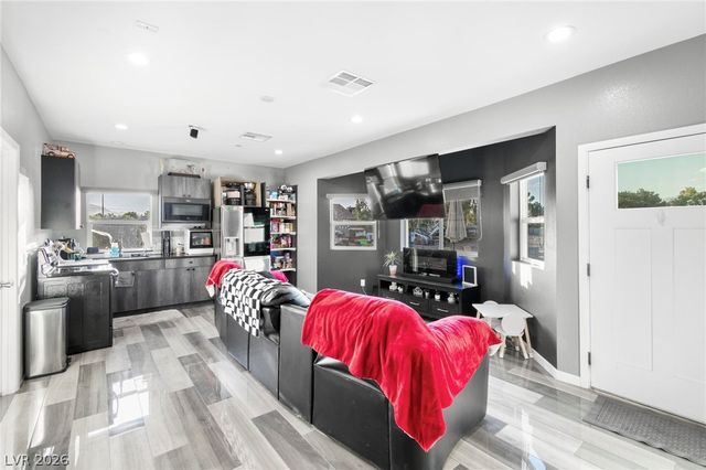6731 Via Provenza Avenue, Las Vegas, NV 89131