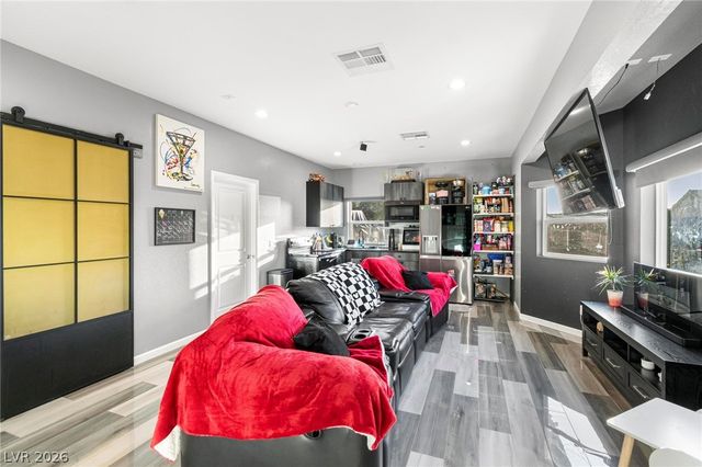 6731 Via Provenza Avenue, Las Vegas, NV 89131