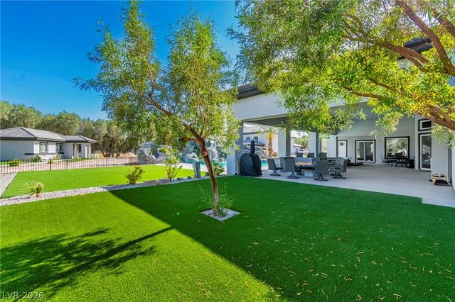 6731 Via Provenza Avenue, Las Vegas, NV 89131