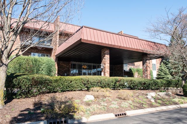 1049 W Ogden Avenue 1-112, Naperville, IL 60563