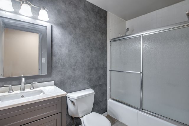 1049 W Ogden Avenue 1-112, Naperville, IL 60563