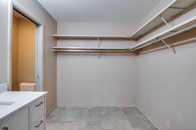 1049 W Ogden Avenue 1-112, Naperville, IL 60563