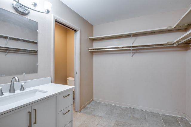 1049 W Ogden Avenue 1-112, Naperville, IL 60563