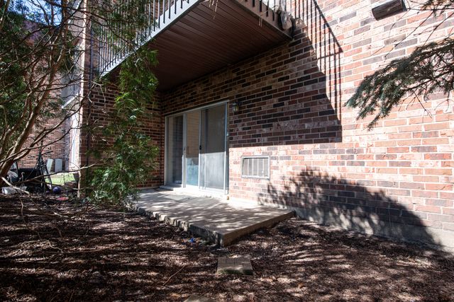 1049 W Ogden Avenue 1-112, Naperville, IL 60563