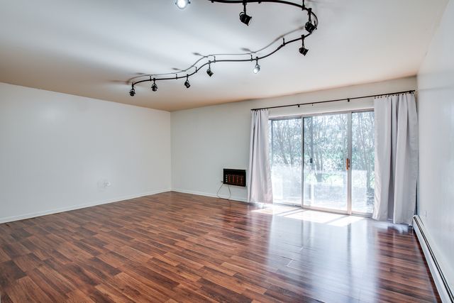 1049 W Ogden Avenue 1-112, Naperville, IL 60563