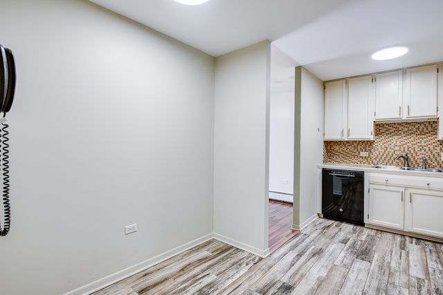 1049 W Ogden Avenue 1-112, Naperville, IL 60563