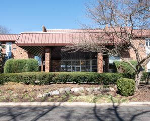 1049 W Ogden Avenue 1-112, Naperville, IL 60563