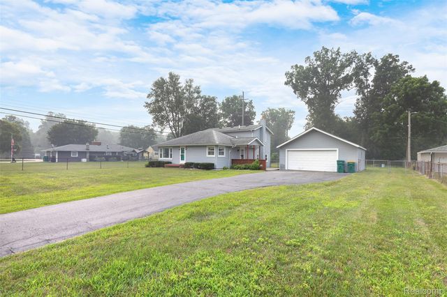 37483 Barth Street, Romulus, MI 48174