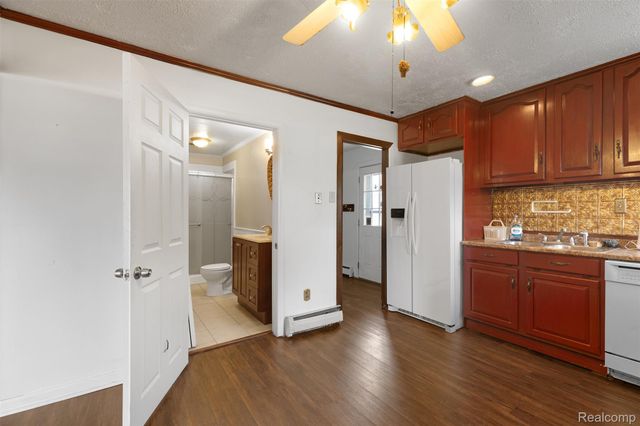 37483 Barth Street, Romulus, MI 48174