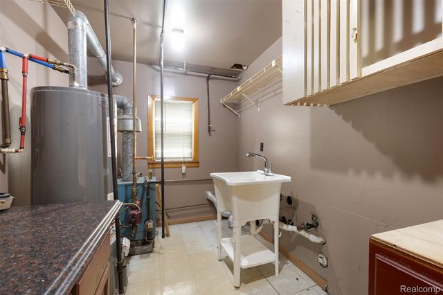 37483 Barth Street, Romulus, MI 48174