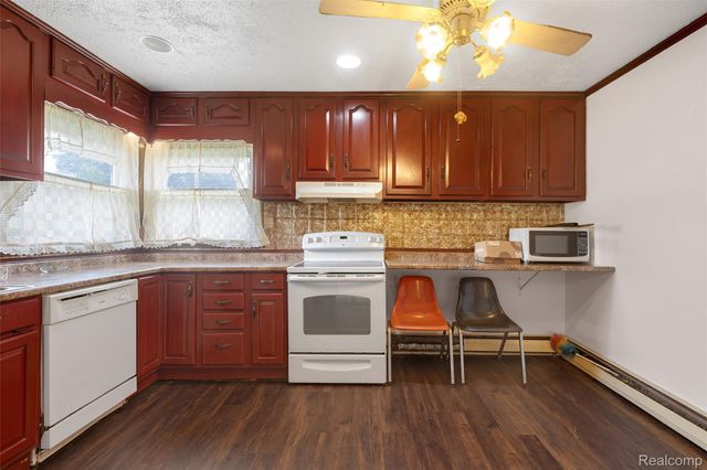 37483 Barth Street, Romulus, MI 48174
