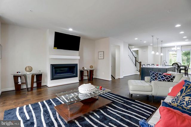 520 HARBORVIEW DR, Oxon Hill, MD 20745
