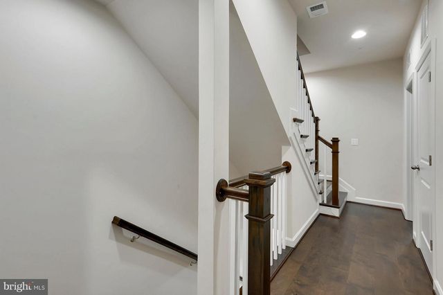 520 HARBORVIEW DR, Oxon Hill, MD 20745