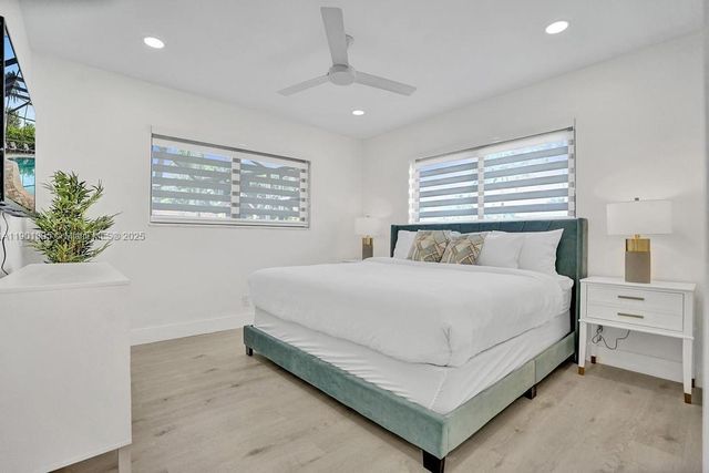 1141 N Northlake Dr, Hollywood, FL 33019