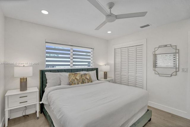 1141 N Northlake Dr, Hollywood, FL 33019