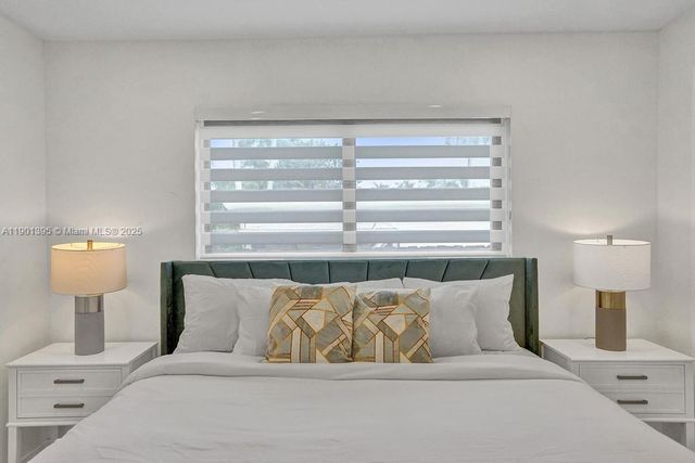 1141 N Northlake Dr, Hollywood, FL 33019