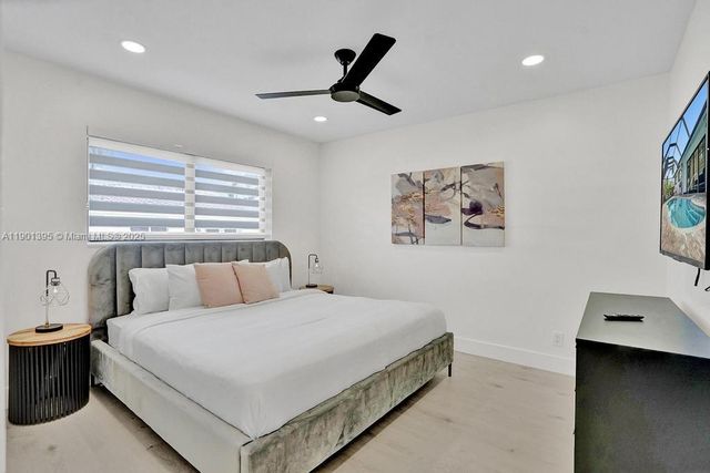 1141 N Northlake Dr, Hollywood, FL 33019