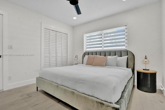 1141 N Northlake Dr, Hollywood, FL 33019