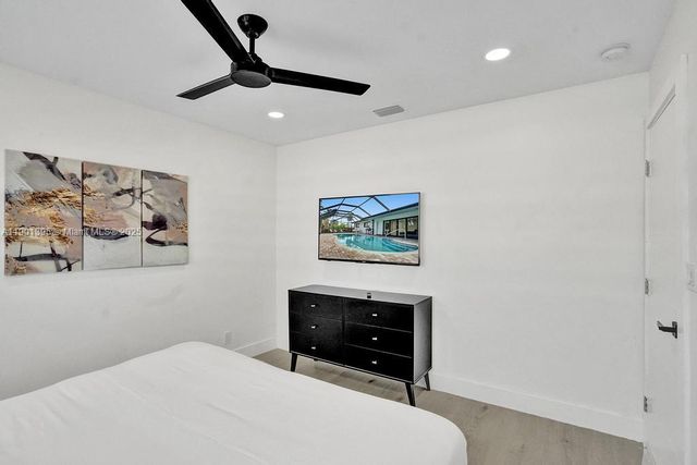 1141 N Northlake Dr, Hollywood, FL 33019