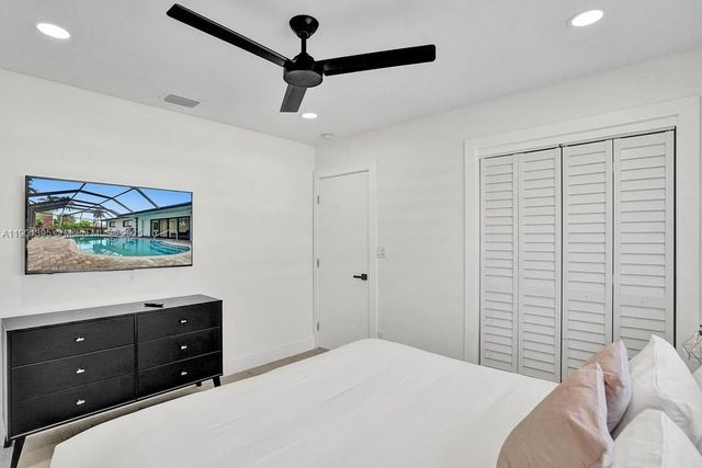 1141 N Northlake Dr, Hollywood, FL 33019