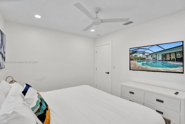 1141 N Northlake Dr, Hollywood, FL 33019